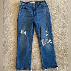 A&F The Ankle Straight Ultra High Rise, Medium/Dark Wash Denim, Size 27/4 Short